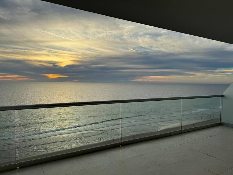 Departamento De Lujo Vista Al Mar Piso 15 Appartement Mazatlán Buitenkant foto