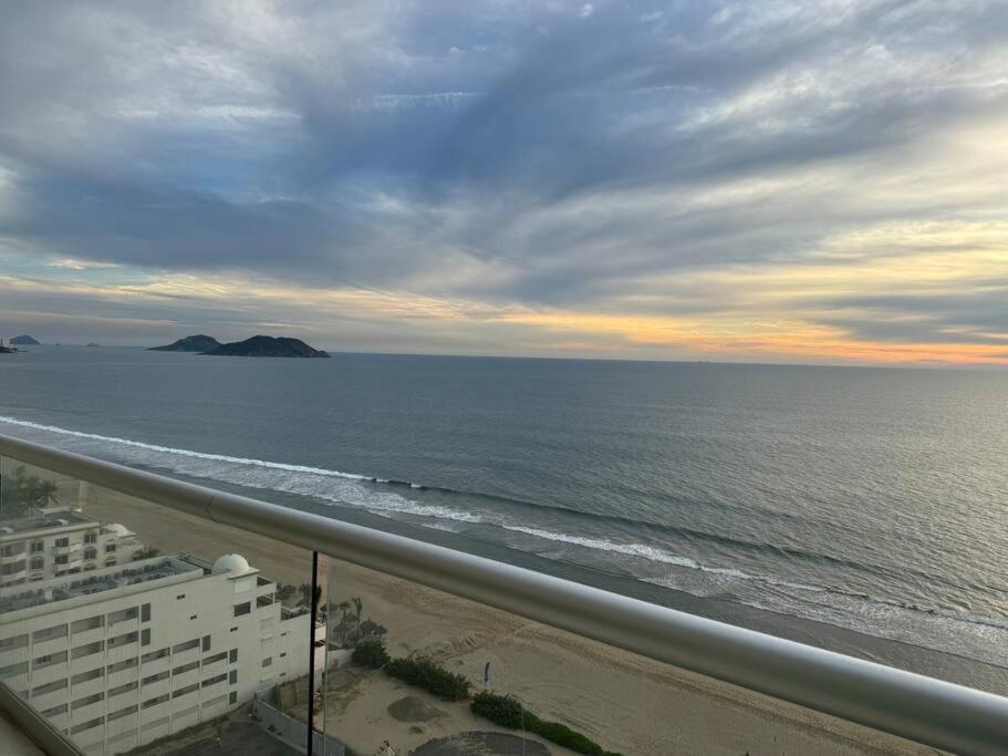 Departamento De Lujo Vista Al Mar Piso 15 Appartement Mazatlán Buitenkant foto