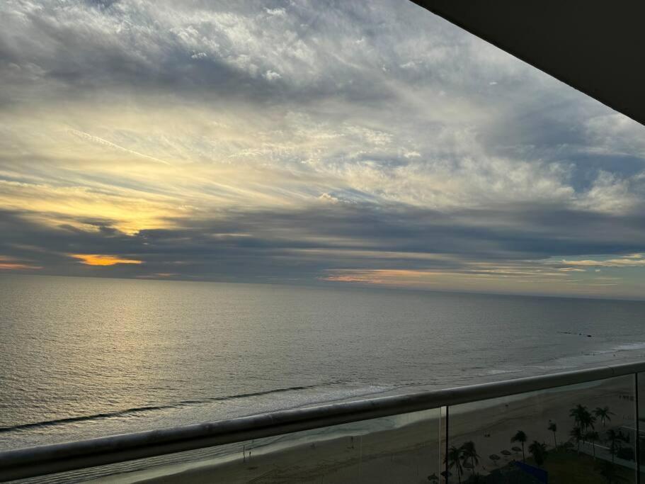 Departamento De Lujo Vista Al Mar Piso 15 Appartement Mazatlán Buitenkant foto